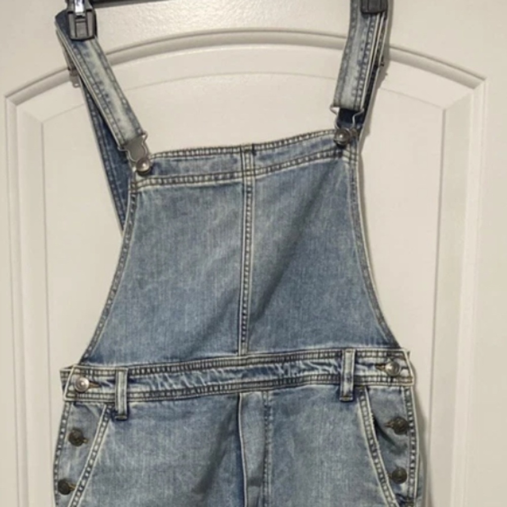 XL Aerie Lightwash Overalls wide leg adjustable blue denim